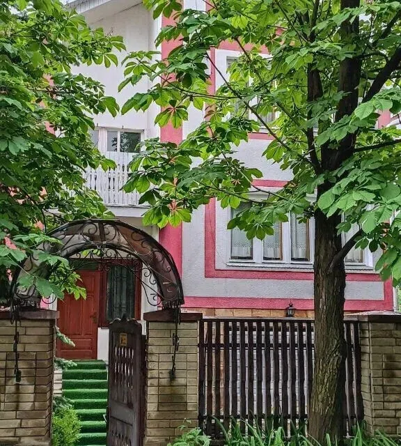 Продаётся 3-этажный дом, 316 м²