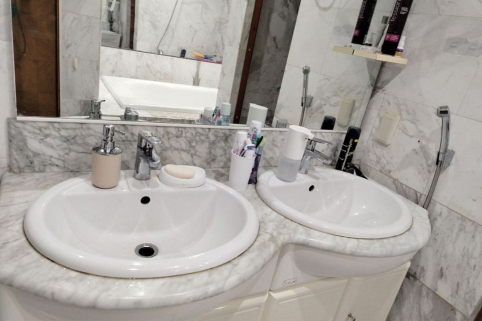 Продаётся 3-комнатная квартира, 100.2 м²