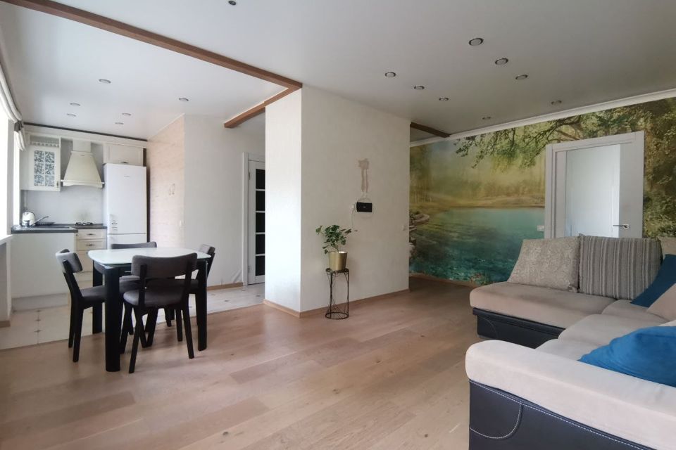 Продаётся 2-комнатная квартира, 55.5 м²