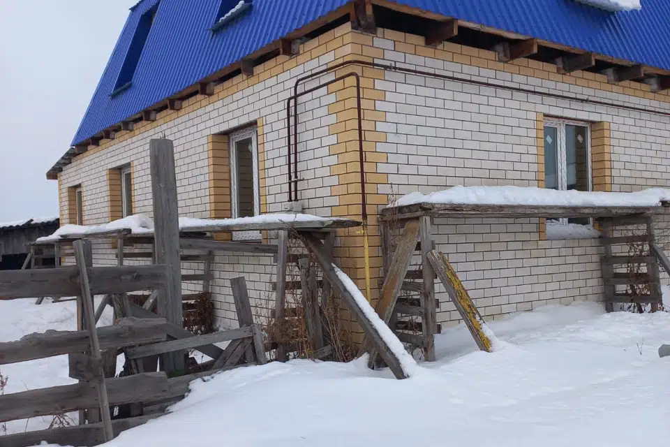 Продаётся 2-этажный дом, 200 м²