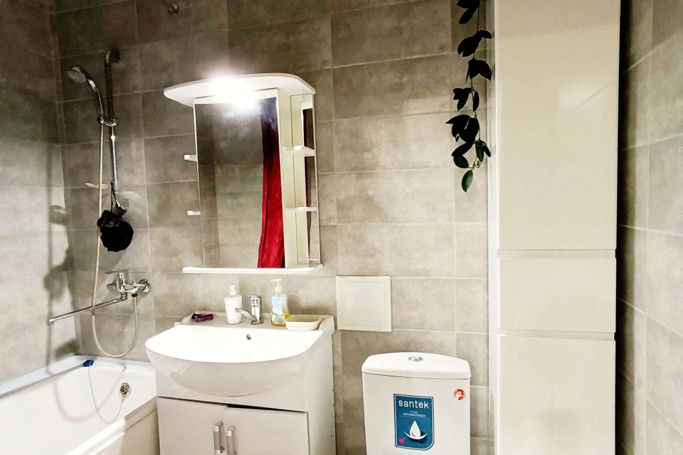 Продаётся 1-комнатная квартира, 43 м²