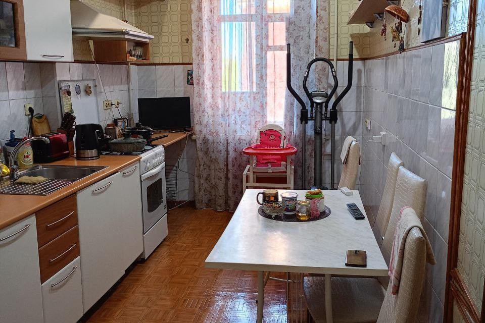 Продаётся 3-комнатная квартира, 90 м²