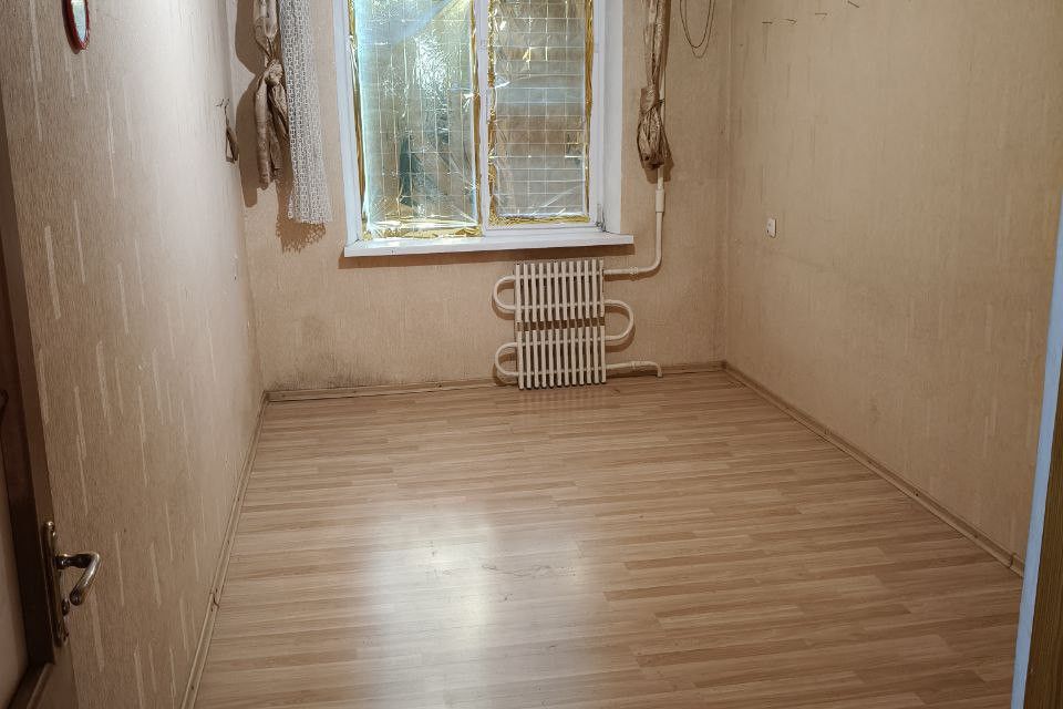 Продаётся 4-комнатная квартира, 66.4 м²