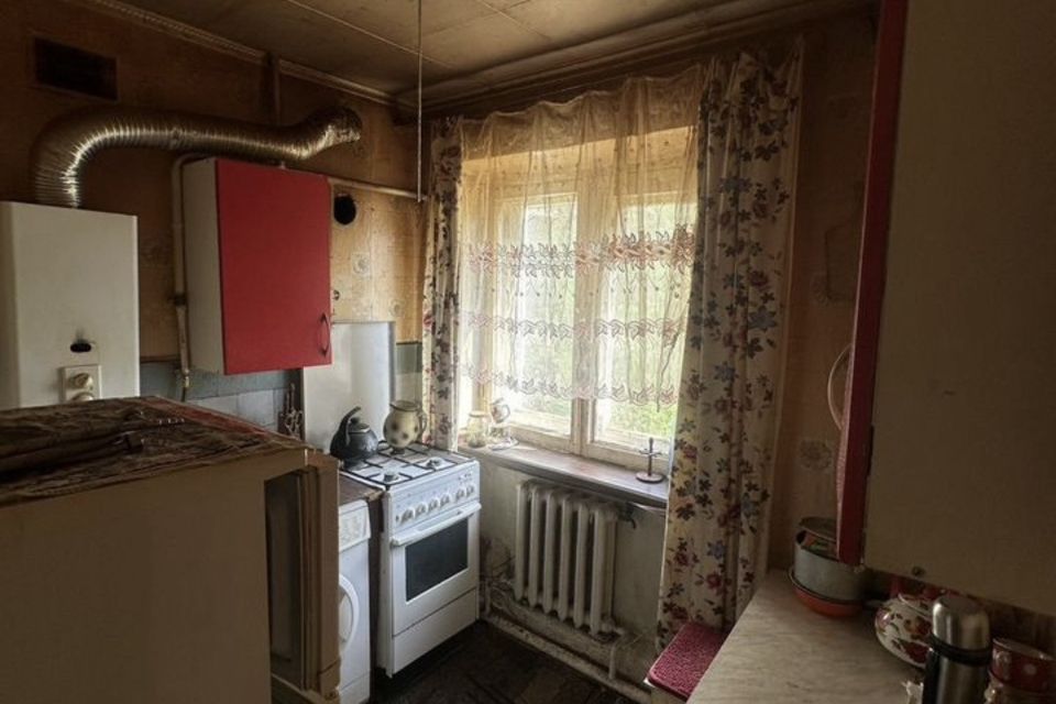 Продаётся 3-комнатная квартира, 39.8 м²