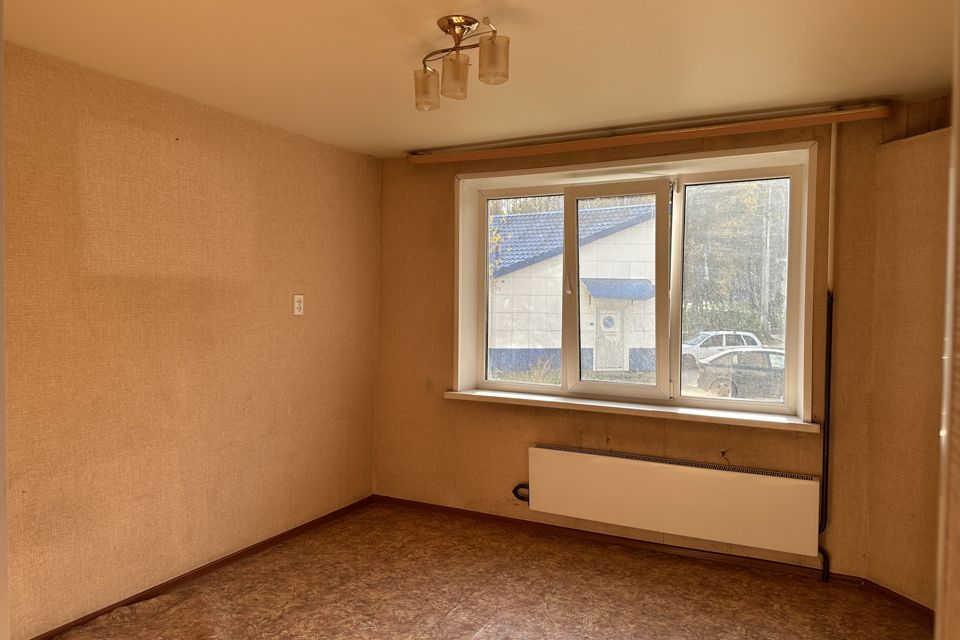 Продаётся комната в 4-комн. квартире, 58 м²