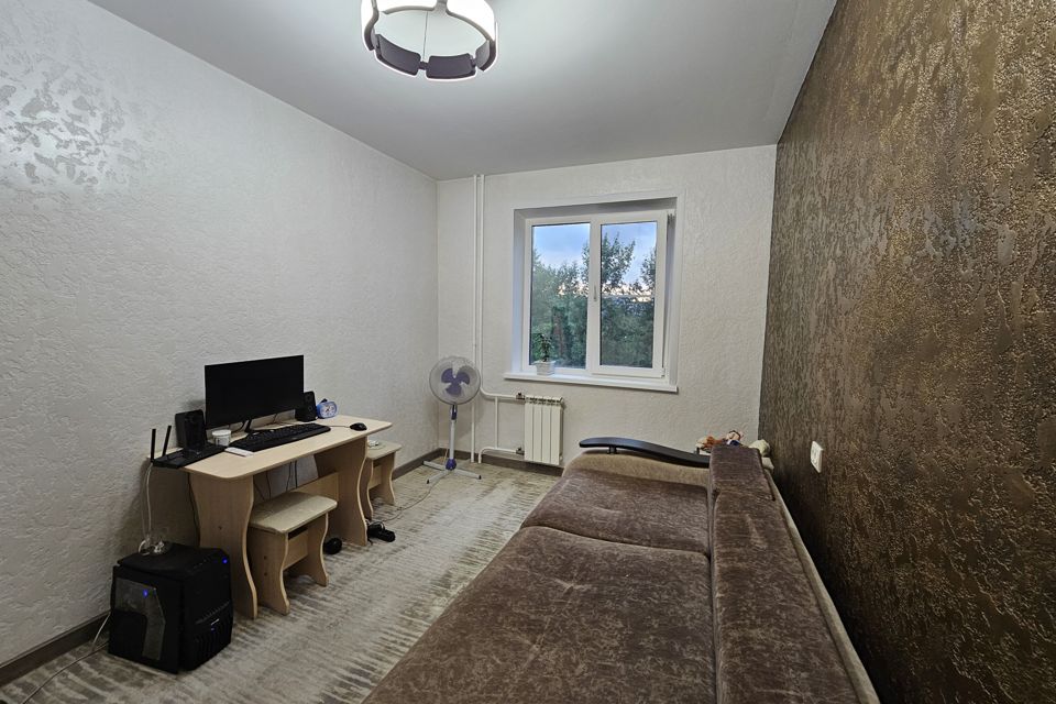 Продаётся 4-комнатная квартира, 81.9 м²