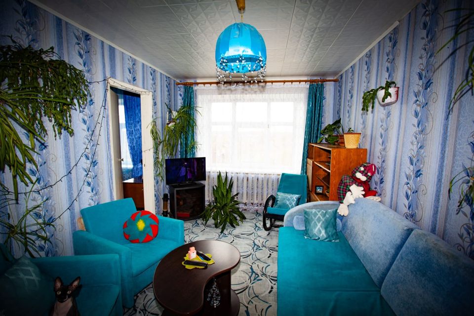 Продаётся 4-комнатная квартира, 60.8 м²