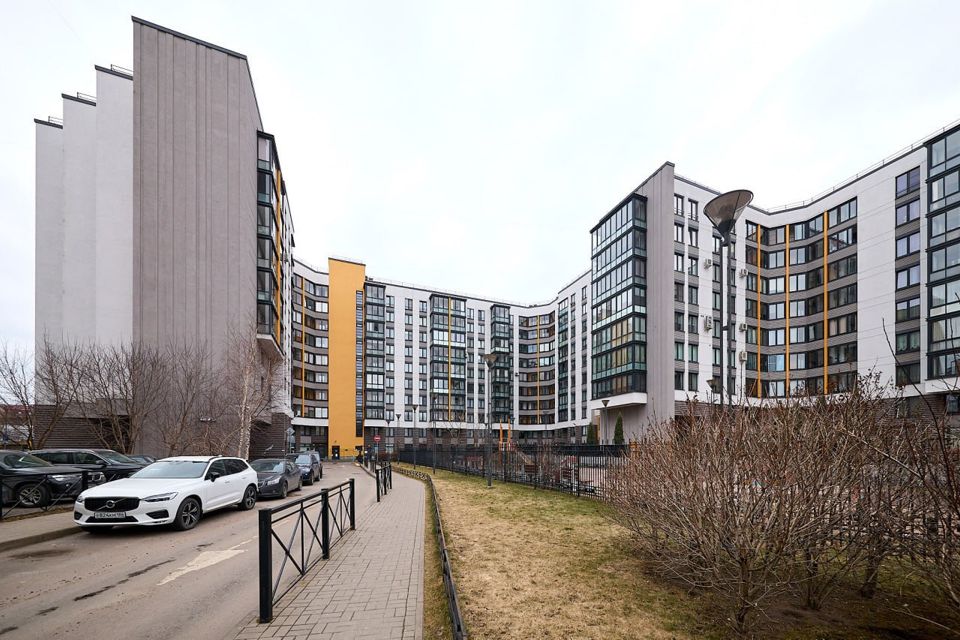 Продаётся 4-комнатная квартира, 123.7 м²