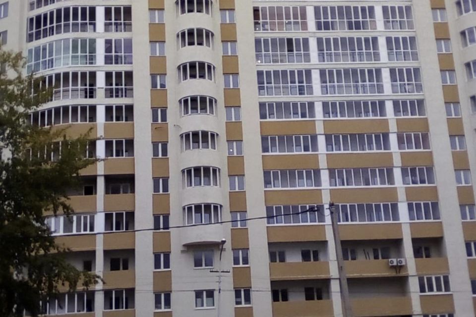 Продаётся 3-комнатная квартира, 104.8 м²
