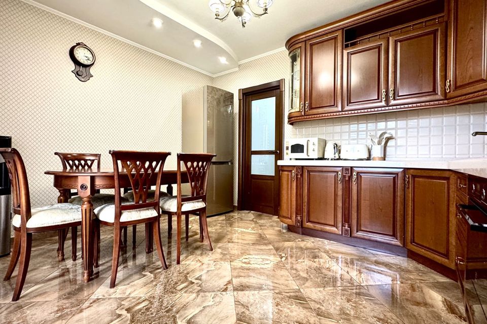 Продаётся 3-комнатная квартира, 102 м²