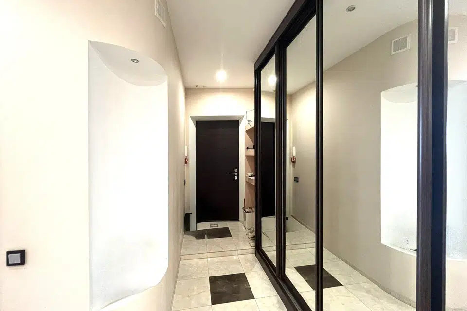 Продаётся 3-комнатная квартира, 119.6 м²