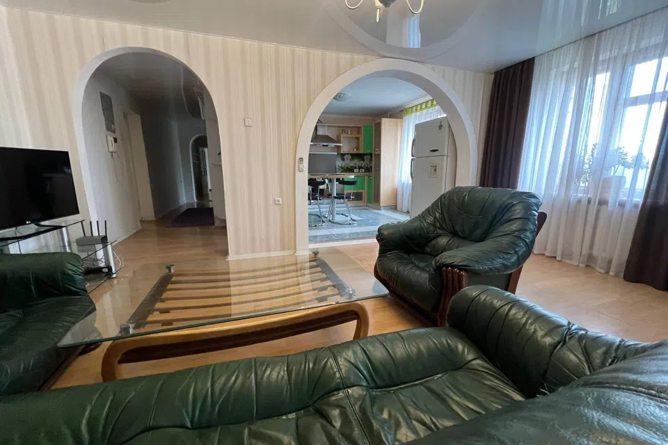Сдаётся 3-комнатная квартира, 110 м²