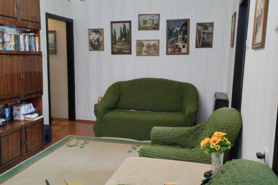 Продаётся 4-комнатная квартира, 62 м²