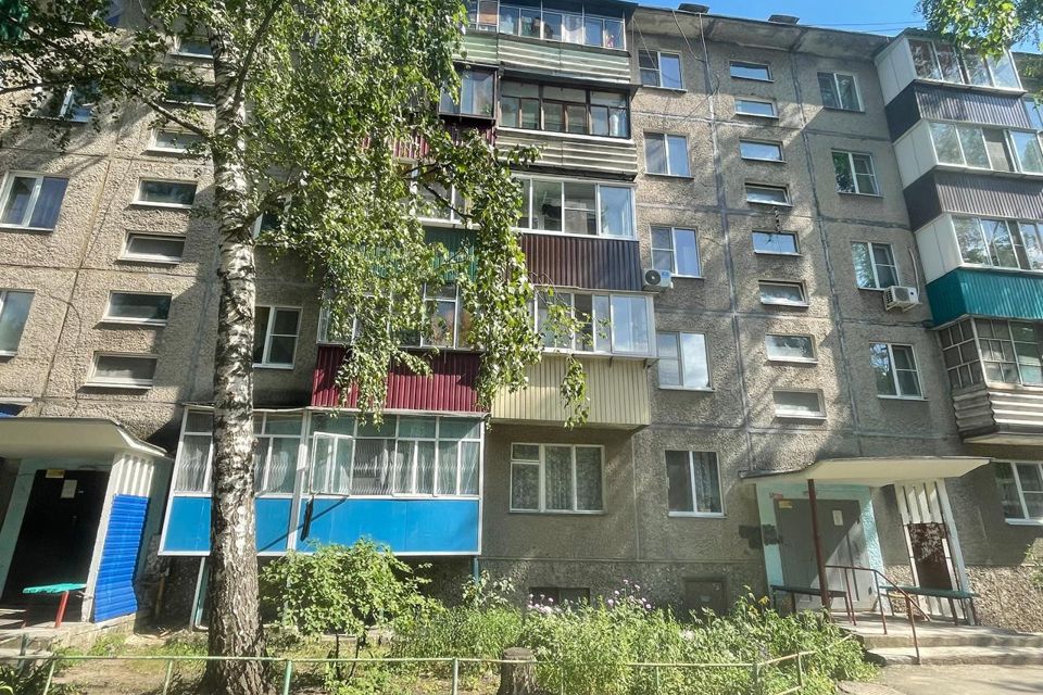 Продаётся 4-комнатная квартира, 61 м²