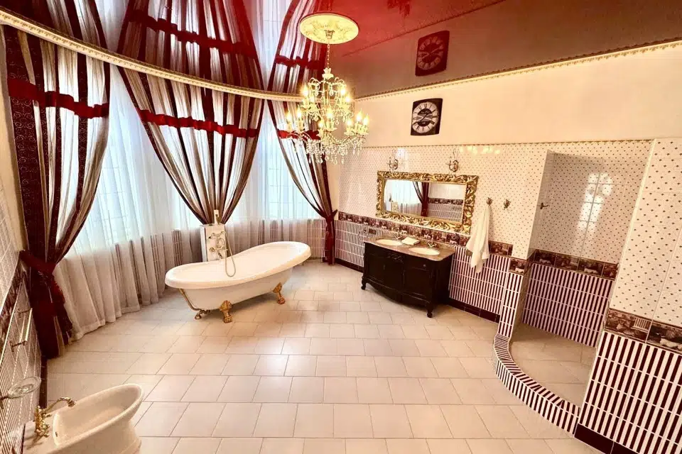 Продаётся 2-этажный дом, 515 м²