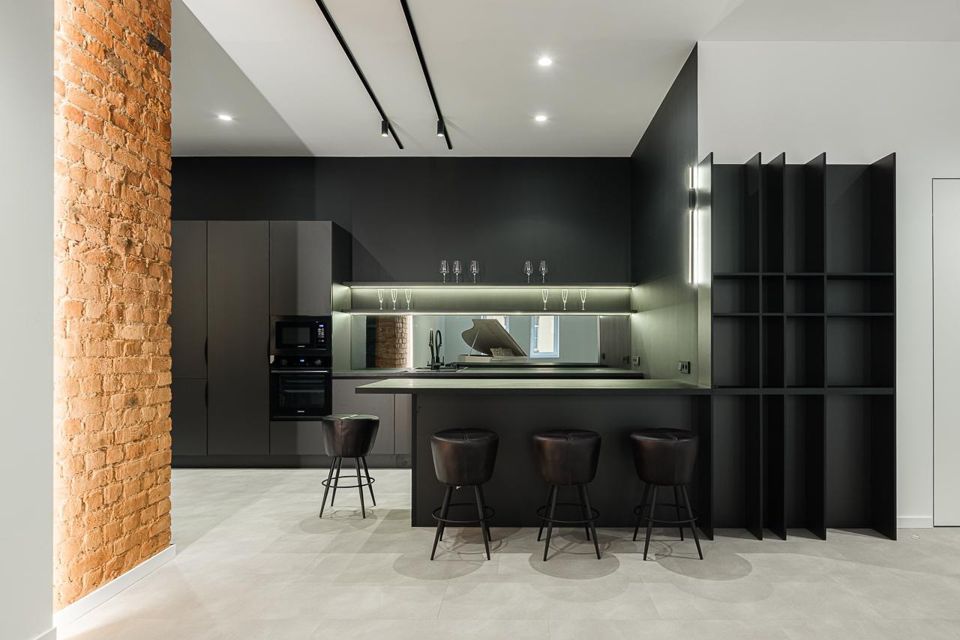 Продаётся 3-комнатная квартира, 138 м²