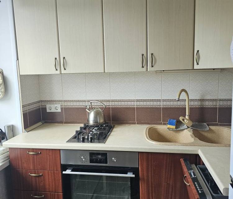 Продаётся 3-комнатная квартира, 56.6 м²