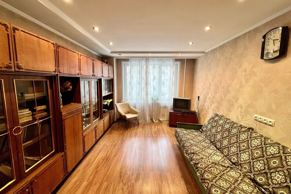 Продаётся 4-комнатная квартира, 82 м²