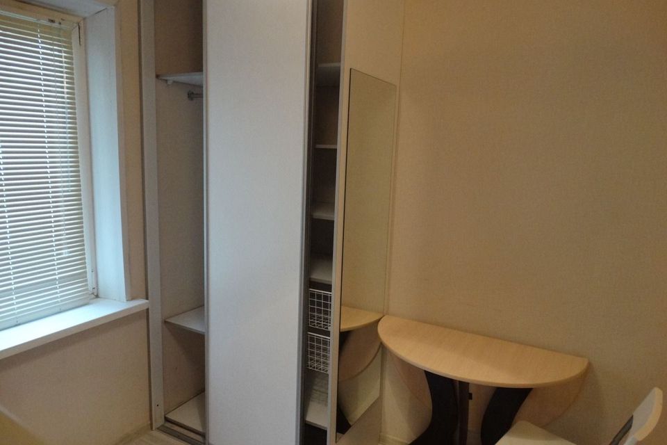 Продаётся 4-комнатная квартира, 65 м²