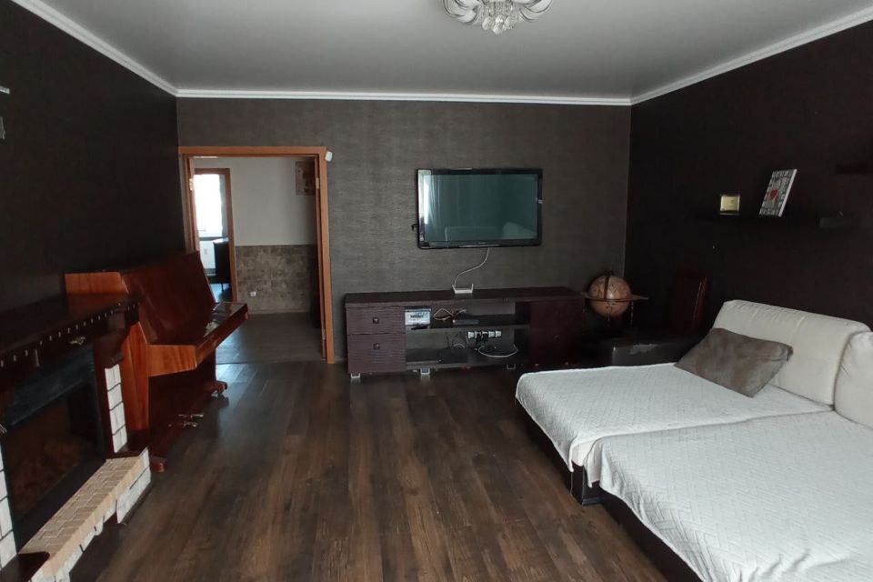 Продаётся 3-комнатная квартира, 108.4 м²