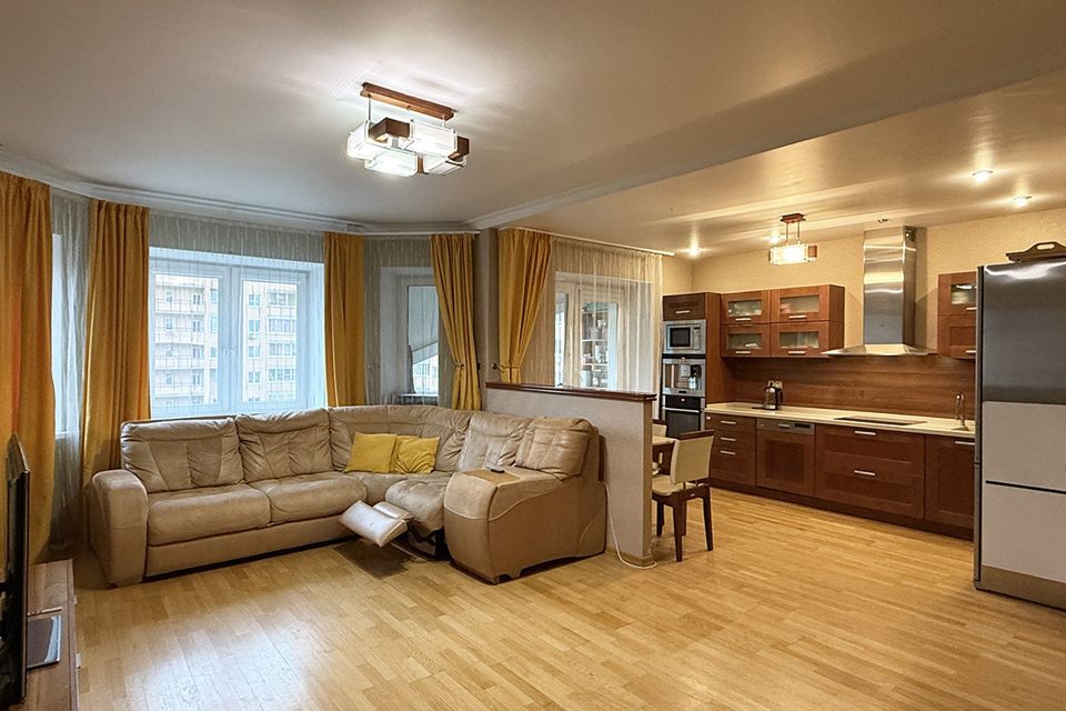 Продаётся 3-комнатная квартира, 90.8 м²