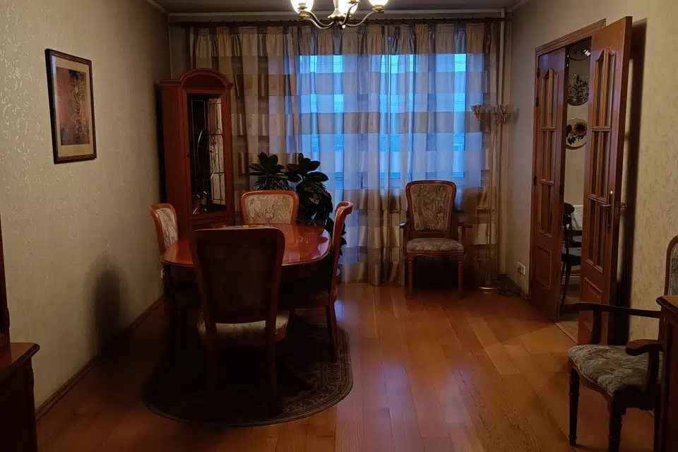 Продаётся 4-комнатная квартира, 127 м²