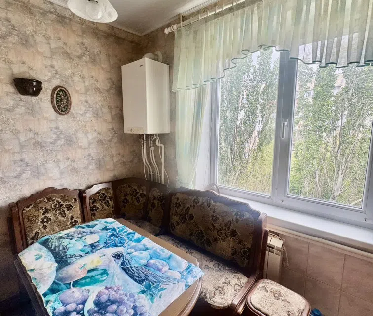 Продаётся 3-комнатная квартира, 68.3 м²