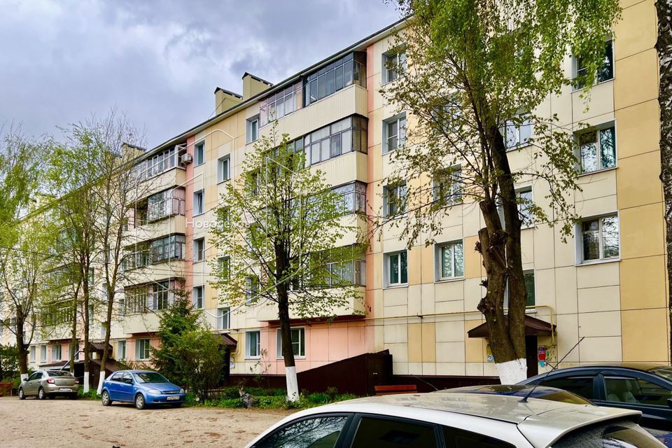 Продаётся 3-комнатная квартира, 49.9 м²