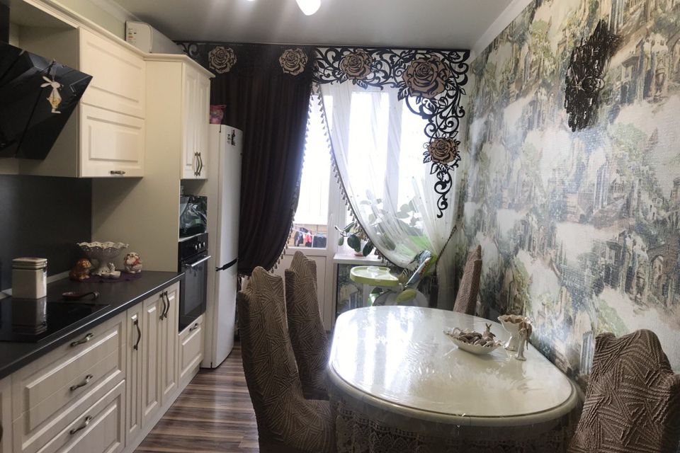 Продаётся 2-комнатная квартира, 75.6 м²