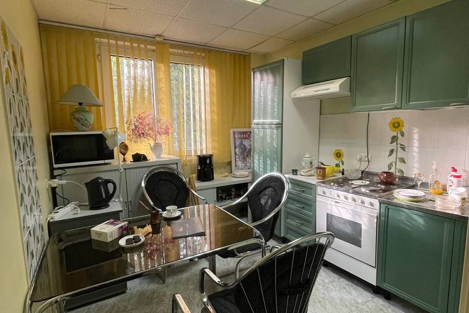 Продаётся 3-комнатная квартира, 60.5 м²