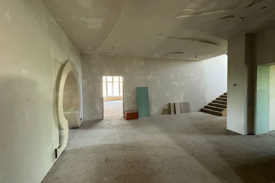 Продаётся 3-этажный дом, 860 м²