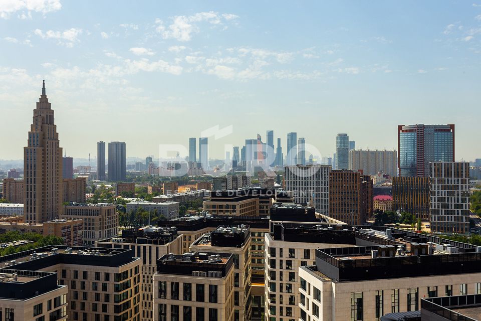 Продаётся 4-комнатная квартира, 170 м²