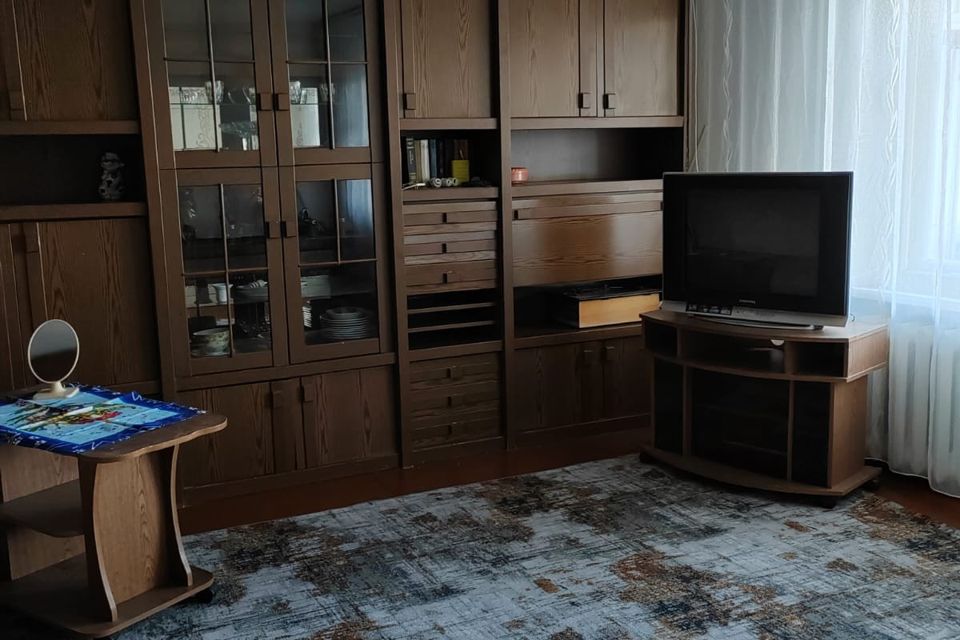 Продаётся 1-комнатная квартира, 41.9 м²