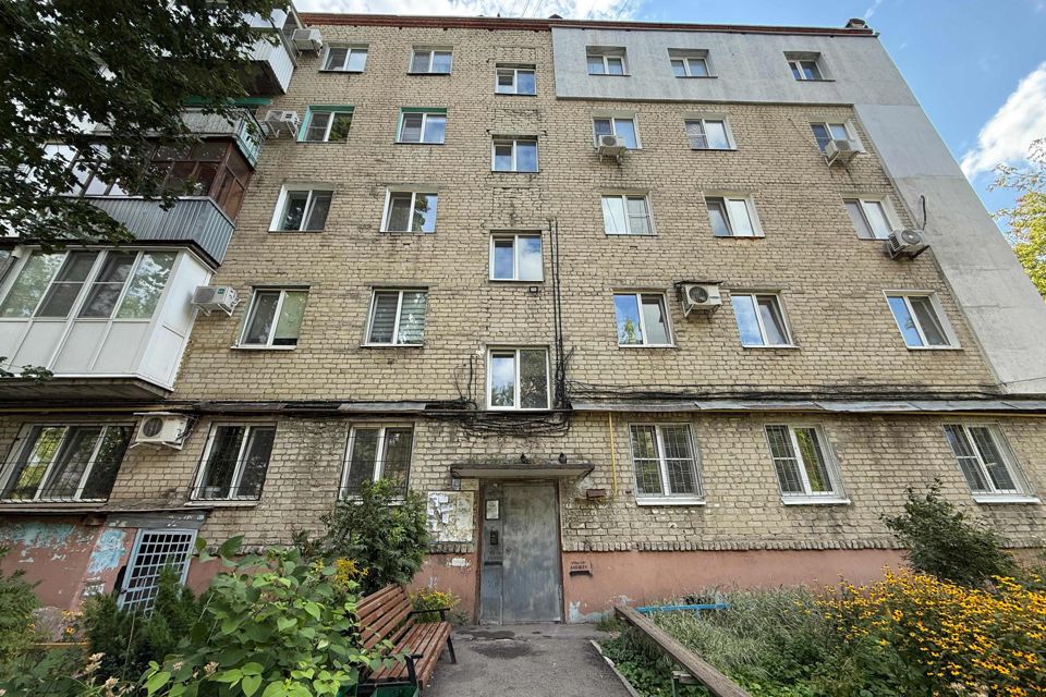 Продаётся 4-комнатная квартира, 63 м²