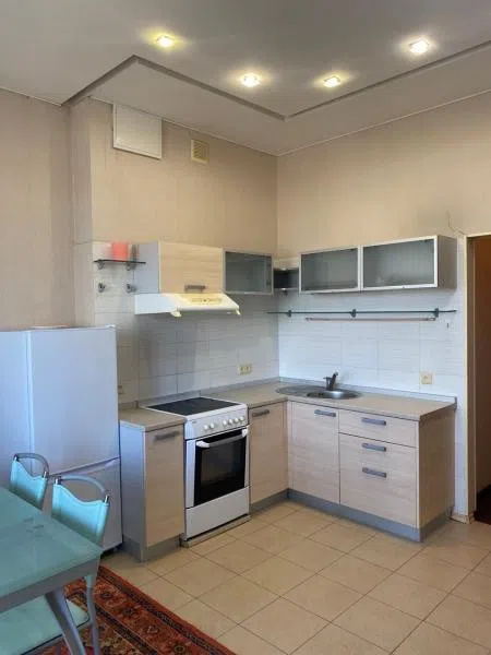 Продаётся 1-комнатная квартира, 67 м²