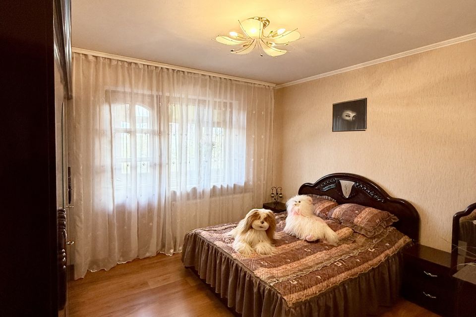 Продаётся 2-этажный дом, 200 м²