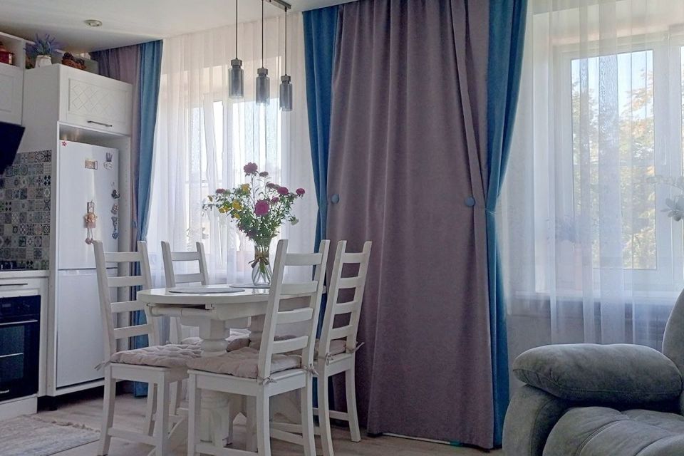 Продаётся 3-комнатная квартира, 56.7 м²