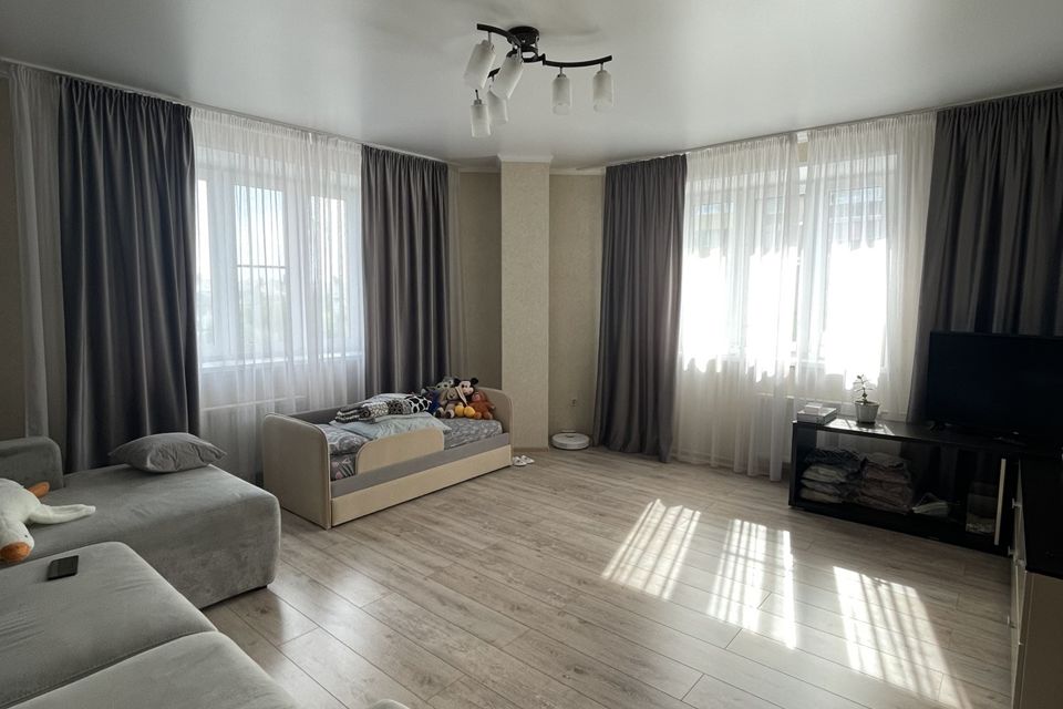 Продаётся 1-комнатная квартира, 57 м²