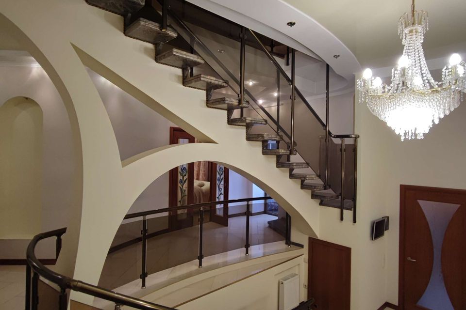 Продаётся таунхаус, 3-эт., 257 м²