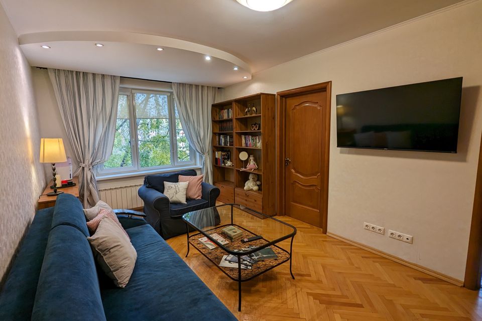 Продаётся 4-комнатная квартира, 62.8 м²