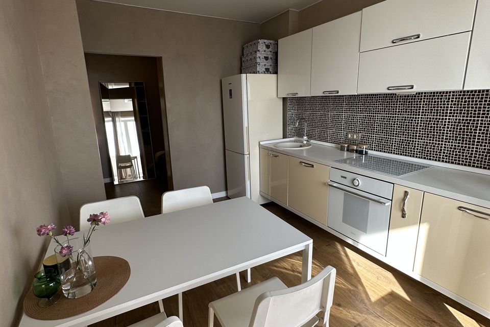 Продаётся 1-комнатная квартира, 55.5 м²
