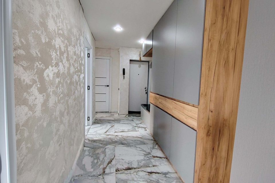 Продаётся 4-комнатная квартира, 61 м²