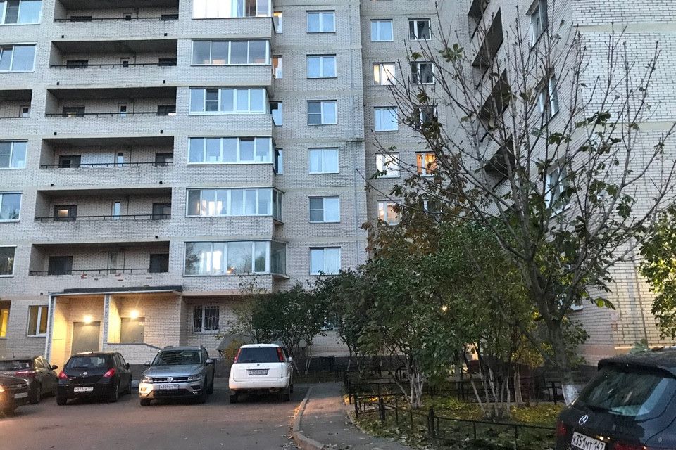 Продаётся 4-комнатная квартира, 109 м²