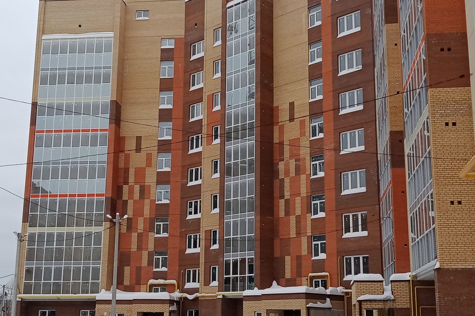 Продаётся 3-комнатная квартира, 108 м²