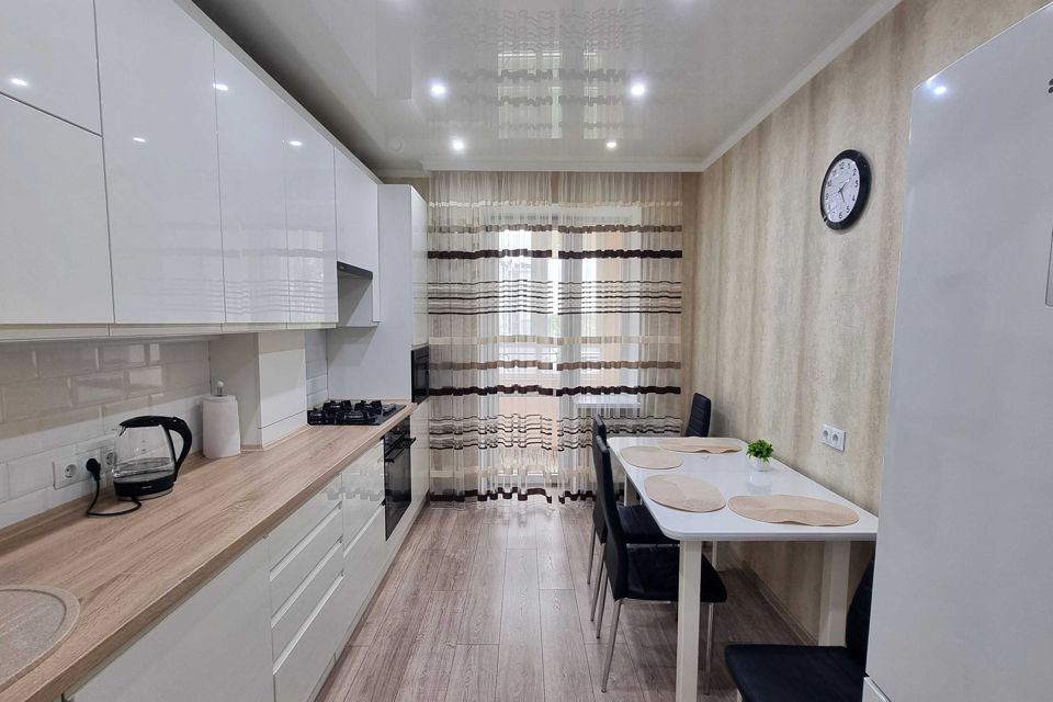 Продаётся 1-комнатная квартира, 42 м²