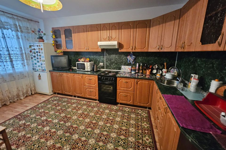 Продаётся 2-комнатная квартира, 65.2 м²