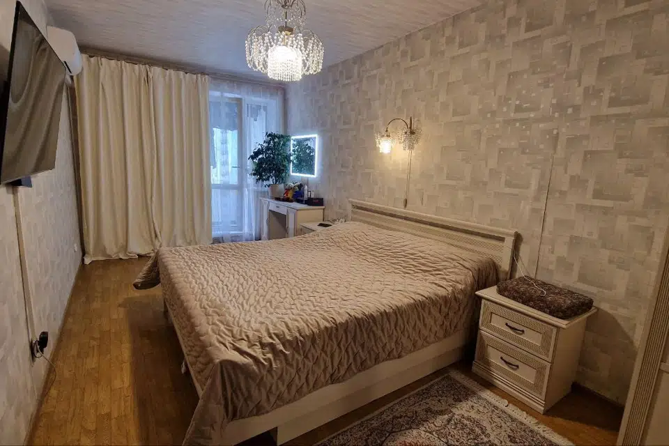 Продаётся 4-комнатная квартира, 111.2 м²