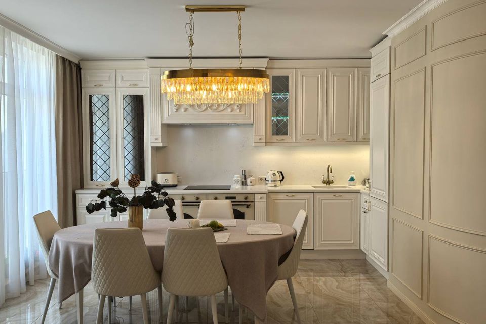 Продаётся 2-комнатная квартира, 82 м²