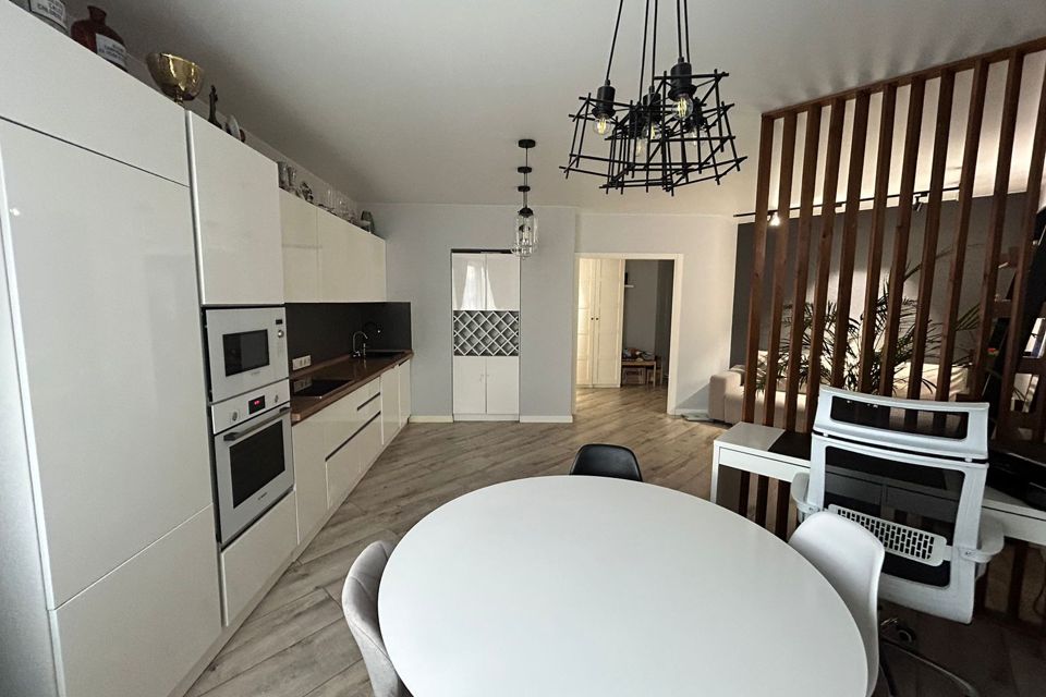 Продаётся 2-комнатная квартира, 66.4 м²