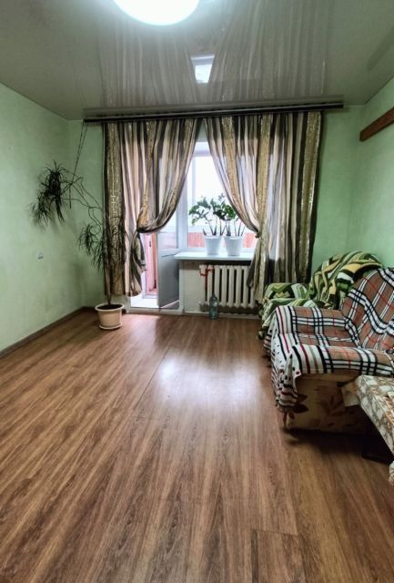 Продаётся 4-комнатная квартира, 73.2 м²